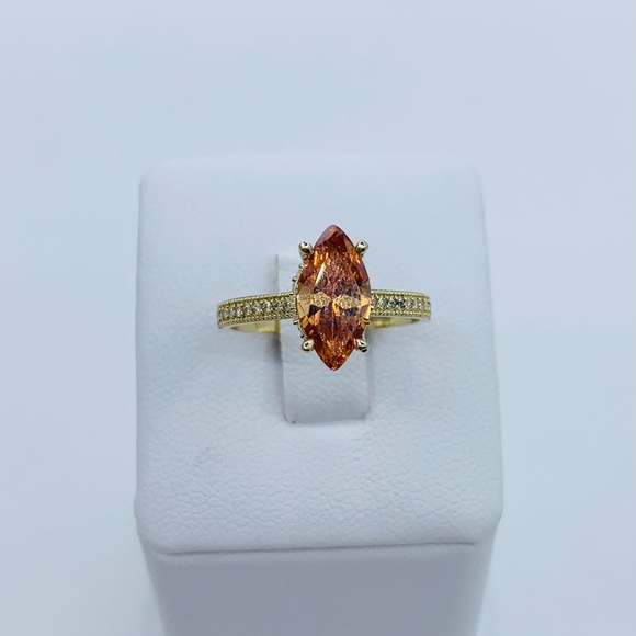 10k solid gold women’s solitaire ring CZ Size 7.5